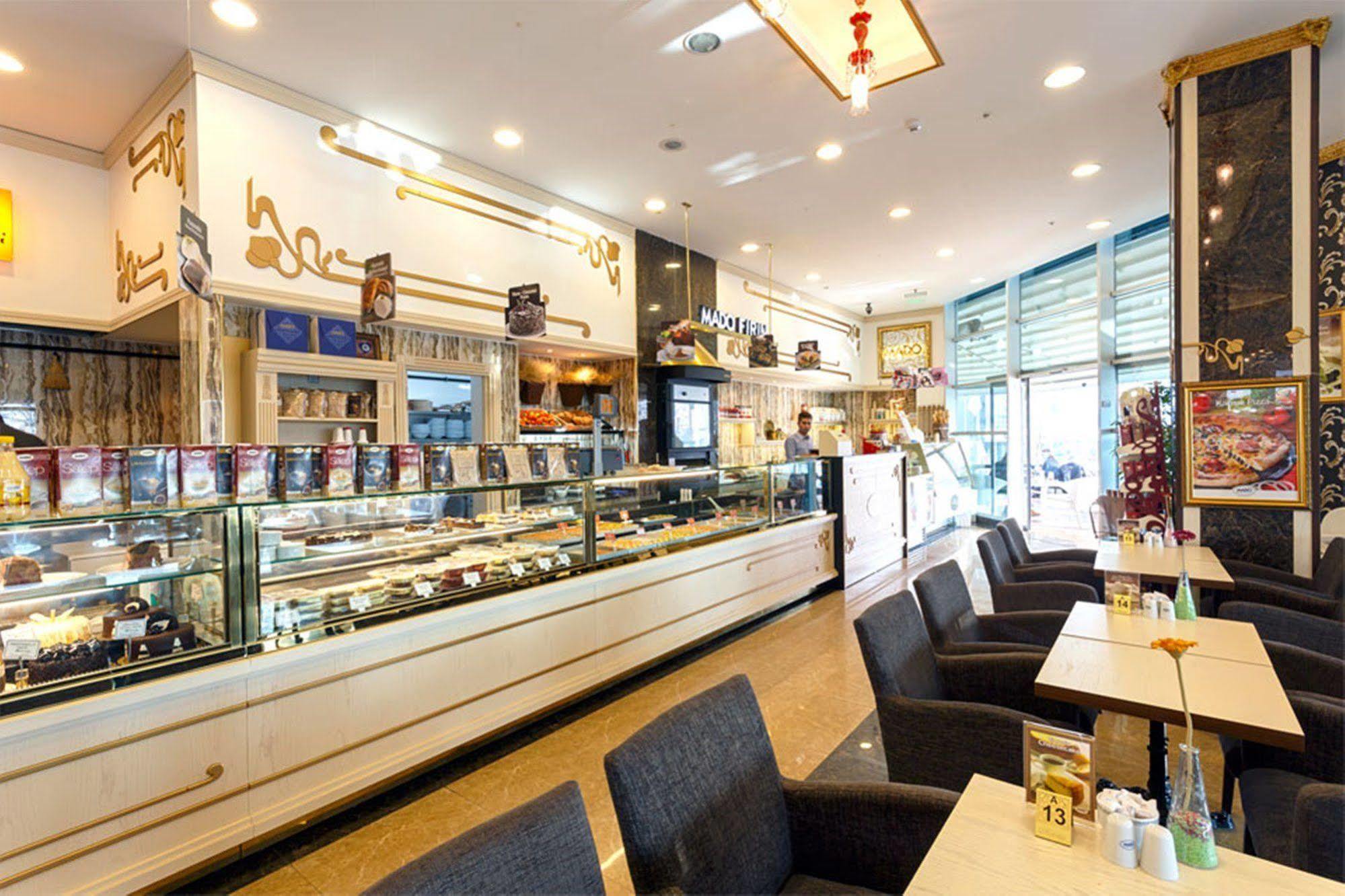 Flora Suites Atasehir Istambul Exterior foto